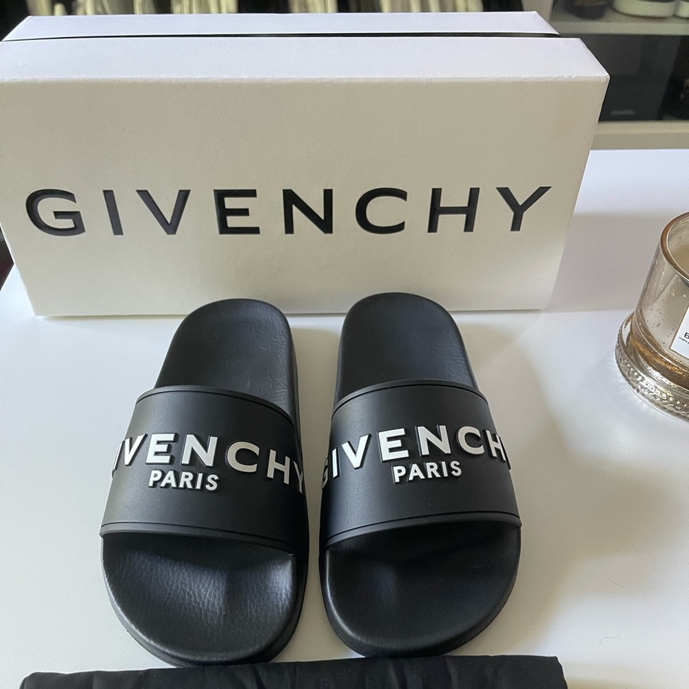 Givenchy Slides NEW size 37 (7)